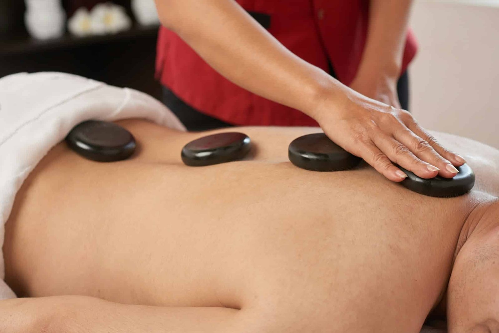 Hot stone massage services in abu dhabi